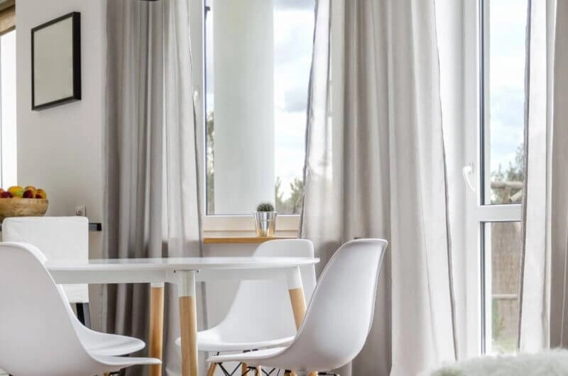 How to Choose the Right Fabric for Curtains